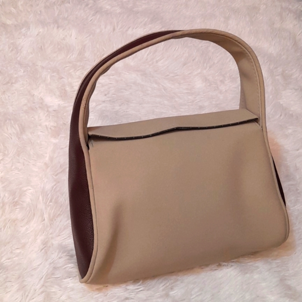 💚 Estee Lauder Small Handbag